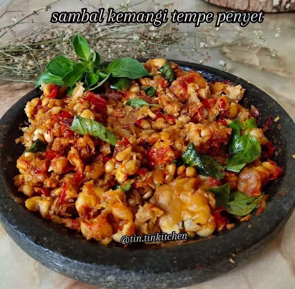 Resep makanan dengan sambal kemangi © 2021 brilio.net Resep makanan dengan sambal kemangi © 2021 brilio.net