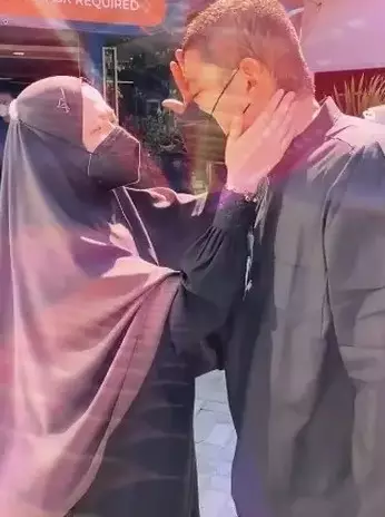 Momen Lyra Virna antar anak masuk pondok pesantren © Instagram/@lyravirna Momen Lyra Virna antar anak masuk pondok pesantren © Instagram/@lyravirna