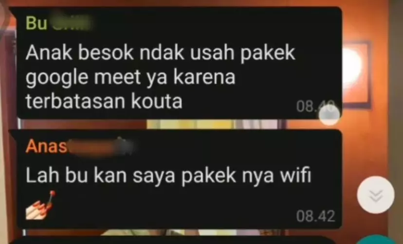 Chat lucu antara siswa dan guru © Twitter
