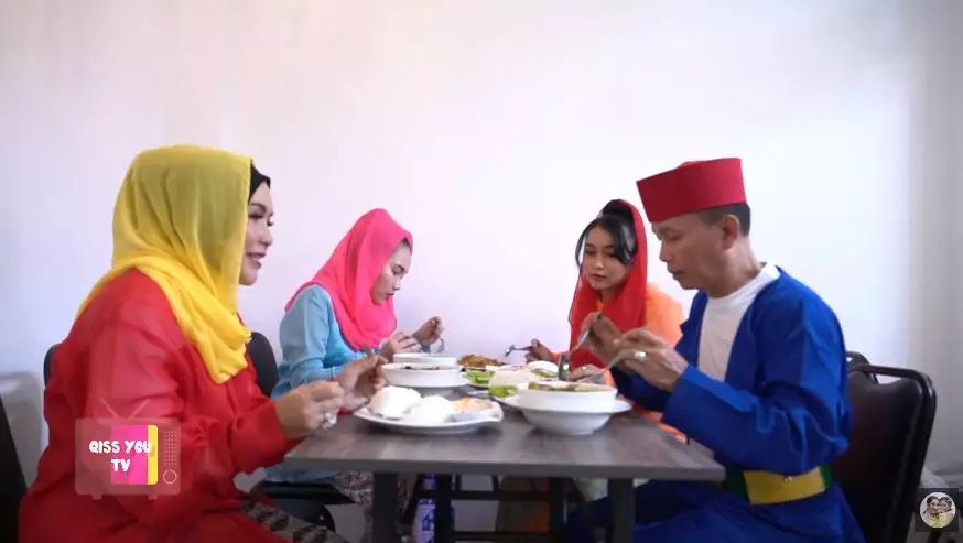 warung ayah Ojak © YouTube