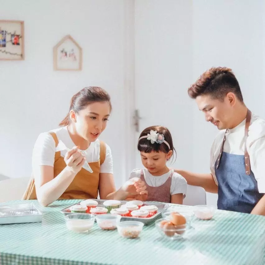 seleb FTV saat masak bareng pasangan © 2021 brilio.net