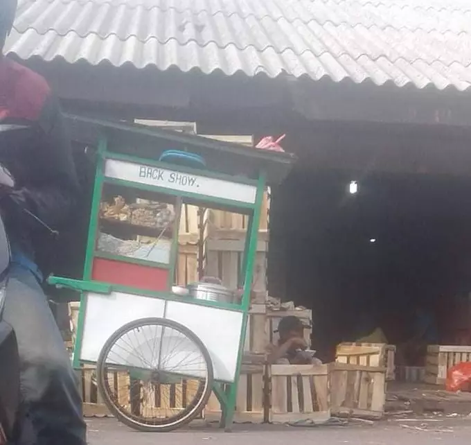 momen lucu pedagang salah tulis © 2021 twitter.com