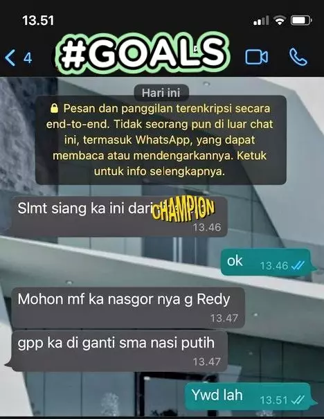 Chat pesan makanan via online © berbagai sumber