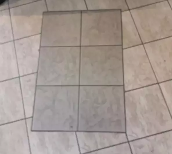 potret lucu lantai rumah © 2021 instagram.com