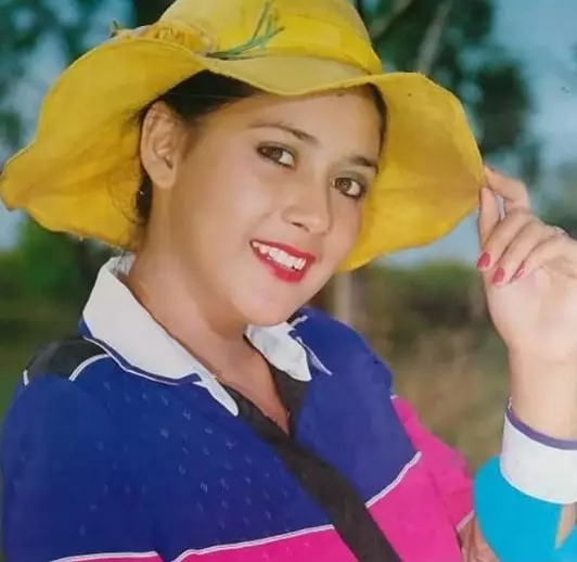 Potret Lidya Kandou jadi model kalender dari berbagai sumber Potret Lidya Kandou jadi model kalender dari berbagai sumber