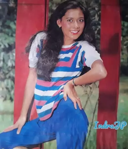 Potret Lidya Kandou jadi model kalender dari berbagai sumber Potret Lidya Kandou jadi model kalender dari berbagai sumber