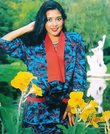 Potret Lidya Kandou jadi model kalender dari berbagai sumber Potret Lidya Kandou jadi model kalender dari berbagai sumber