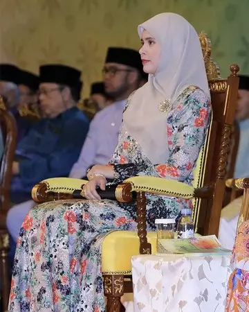 potret Sarah Salleh istri pangeran Brunei Darussalam © 2021 brilio.net