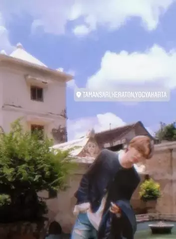 Potret hasil editan Idol K-Pop wisata ke Yogyakarta © berbagai sumber