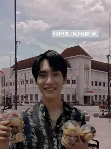 Potret hasil editan Idol K-Pop wisata ke Yogyakarta © berbagai sumber