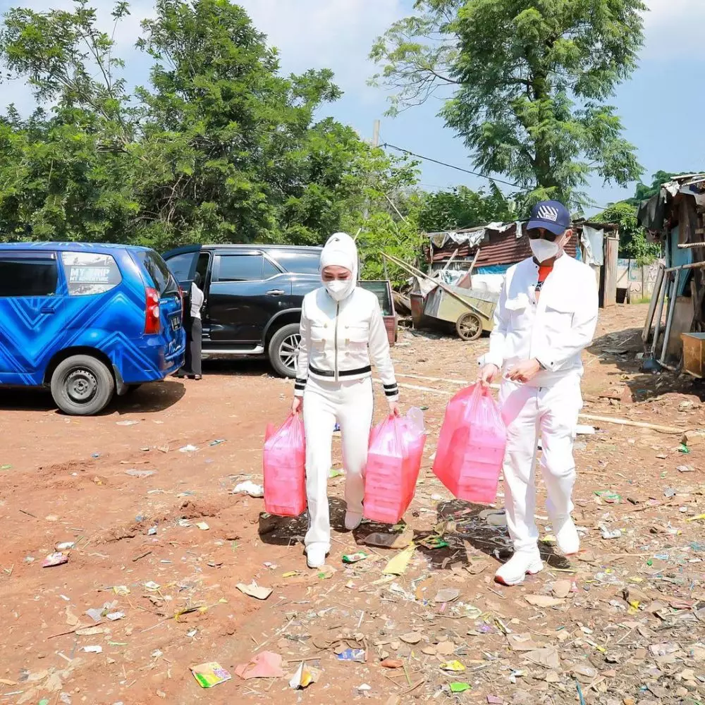 momen bella shofie bagikan 1000 makanan © instagram