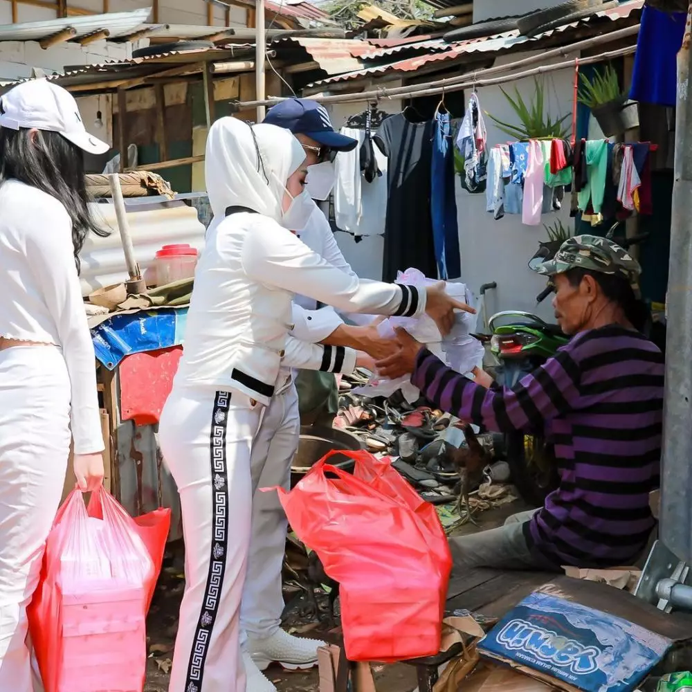 momen bella shofie bagikan 1000 makanan © instagram