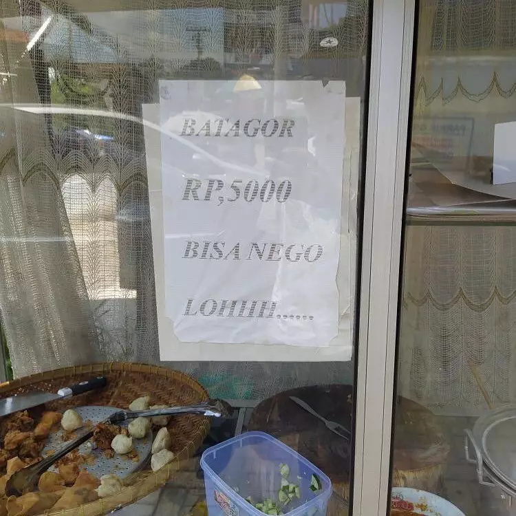 cara lucu pedagang yakinkan pembeli © 2021 twitter.com