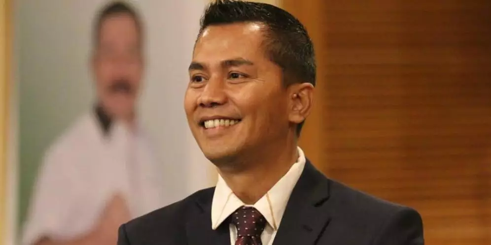 Boy Pohan wasit tinju pertama olimpiade © bola.net Boy Pohan wasit tinju pertama olimpiade © bola.net