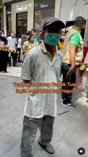 Kisah haru bapak kayuh sepeda Instagram/@dr.helmiyadi_hk