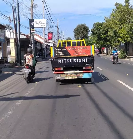 kata-kata lucu tukang bangunan © 2021 instagram.com