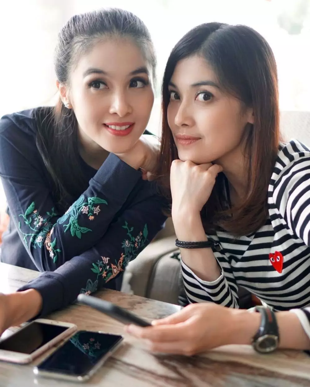 potret pesinetron cantik bareng saudara perempuan dari berbagai sumber potret pesinetron cantik bareng saudara perempuan dari berbagai sumber