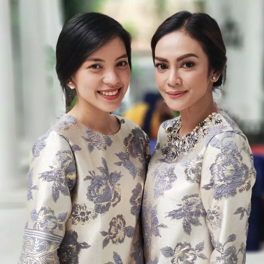 potret pesinetron cantik bareng saudara perempuan dari berbagai sumber potret pesinetron cantik bareng saudara perempuan dari berbagai sumber