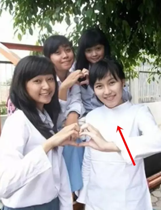 potret lawas presenter bareng geng sma © instagram