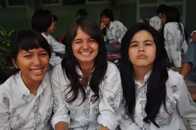 potret lawas presenter bareng geng sma © instagram