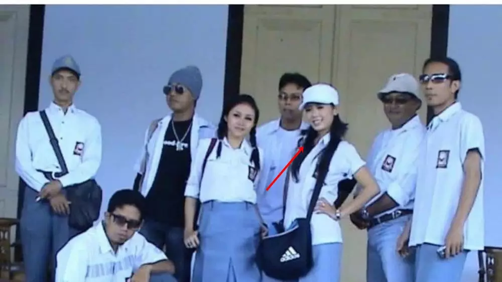 potret lawas presenter bareng geng sma © instagram