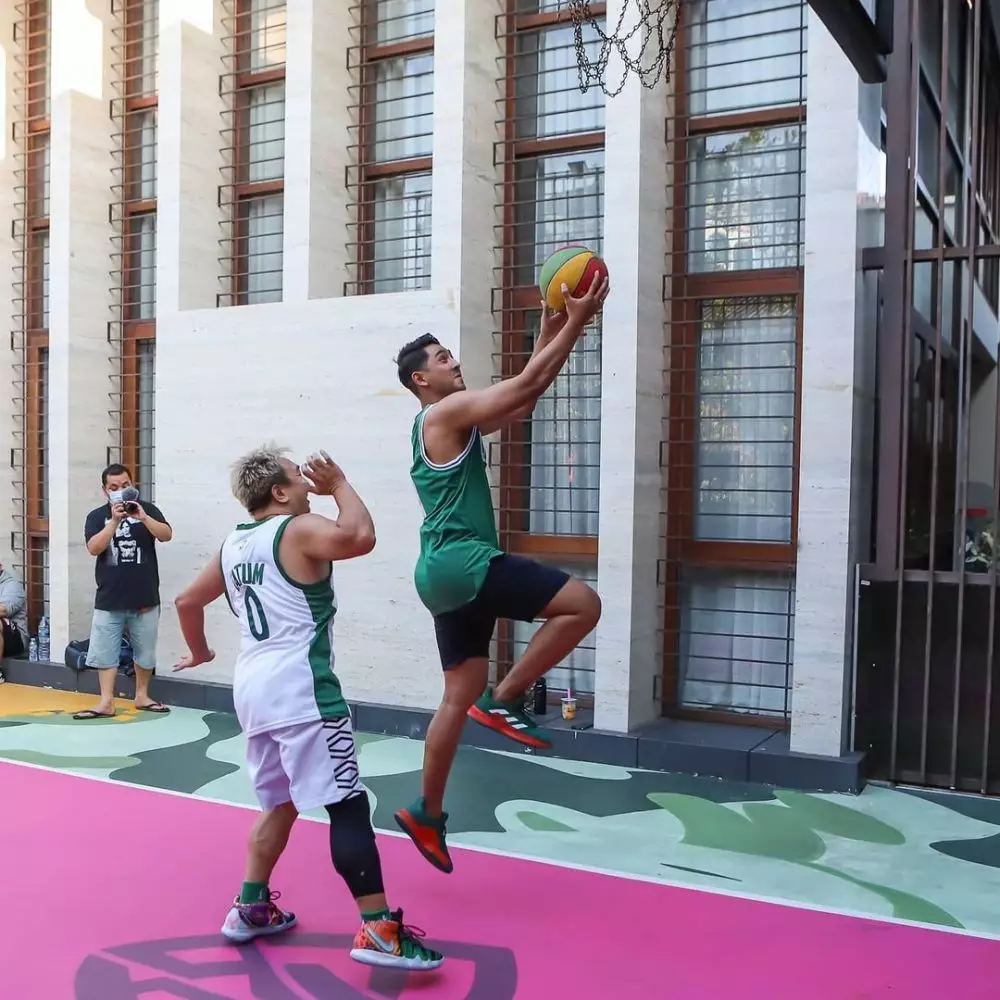 momen arya saloka tanding basket © instagram momen arya saloka tanding basket © instagram