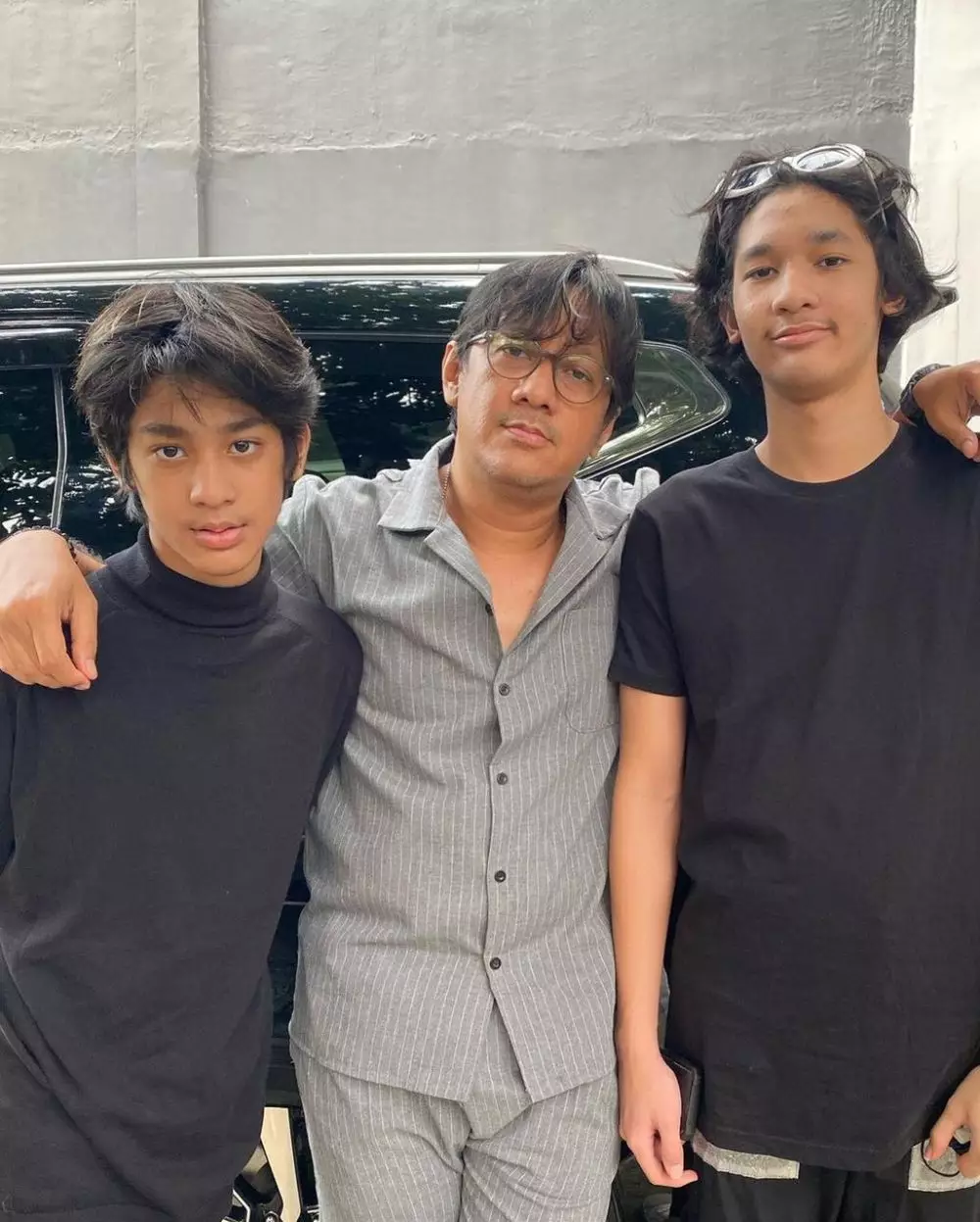 kebersamaan penyanyi pria bareng anak © 2021 brilio.net