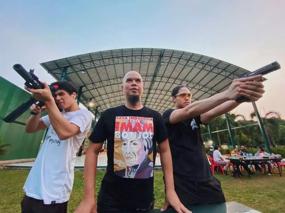 kebersamaan penyanyi pria bareng anak © 2021 brilio.net