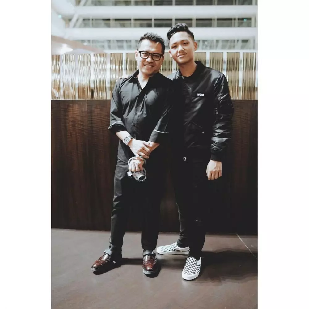 kebersamaan penyanyi pria bareng anak © 2021 brilio.net