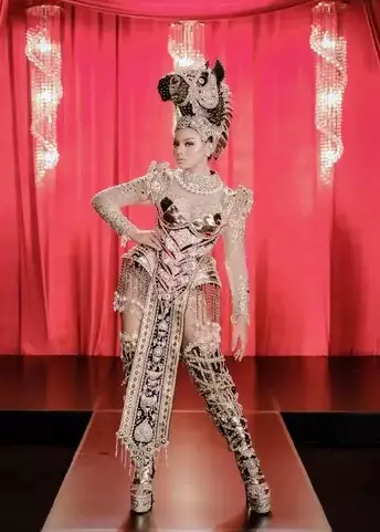 Potret Jihane Almira pakai kostum bertema kuda NTT © Instagram/@officialputeriindonesia