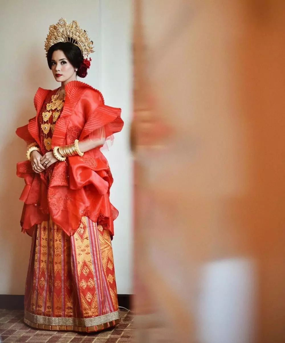 seleb pakai baju adat Bugis © 2021 brilio.net