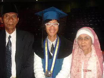 potret lawas komedian saat wisuda © berbagai sumber