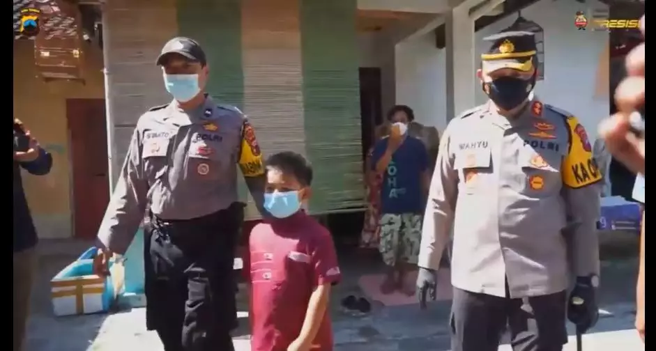 Gifari kehilangan ayah dan ibu © Instagram