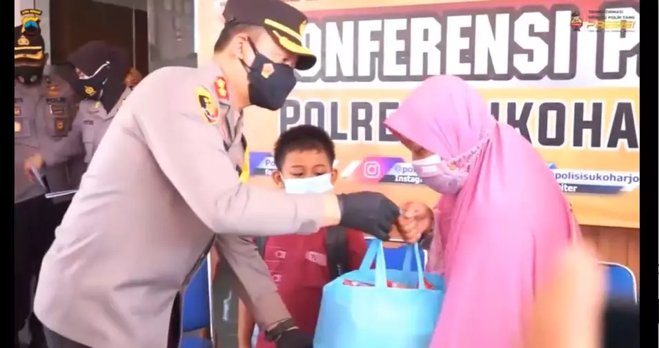 Gifari kehilangan ayah dan ibu © Instagram