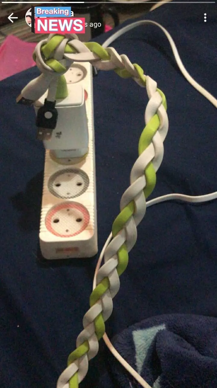 Kelakuan cewek kurang kerjaan © berbagai sumber