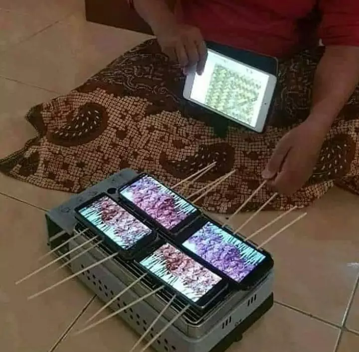 Kelakuan cewek kurang kerjaan © berbagai sumber