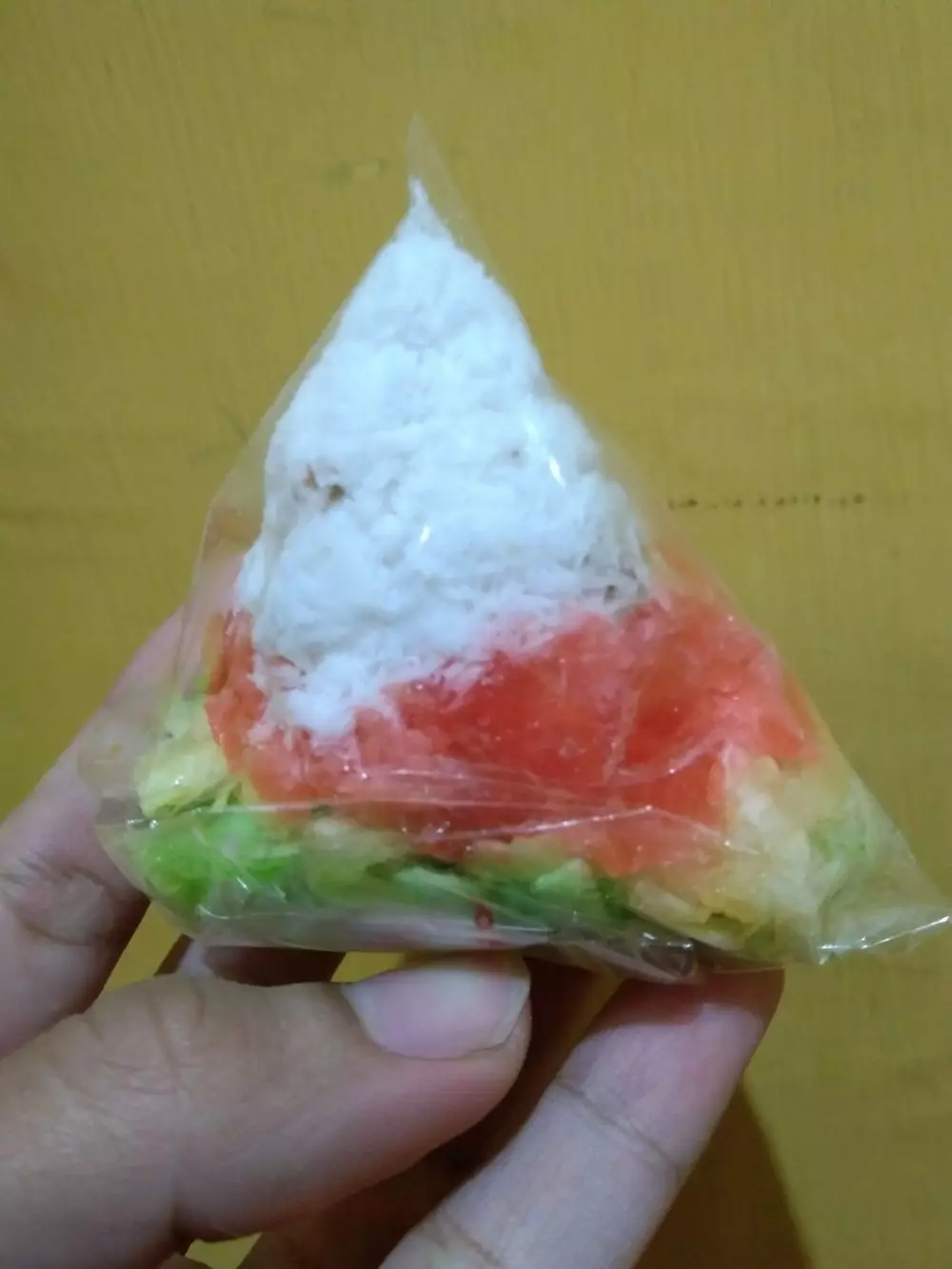 Cara lucu membungkus makanan © berbagai sumber