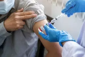 Polda Metro Jaya & Alodokter gelar Vaksinasi Merdeka, nyok kite vaksin