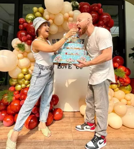 Momen anniversary Melaney Ricardo dan suami Instagram/@melaney_ricardo Momen anniversary Melaney Ricardo dan suami Instagram/@melaney_ricardo