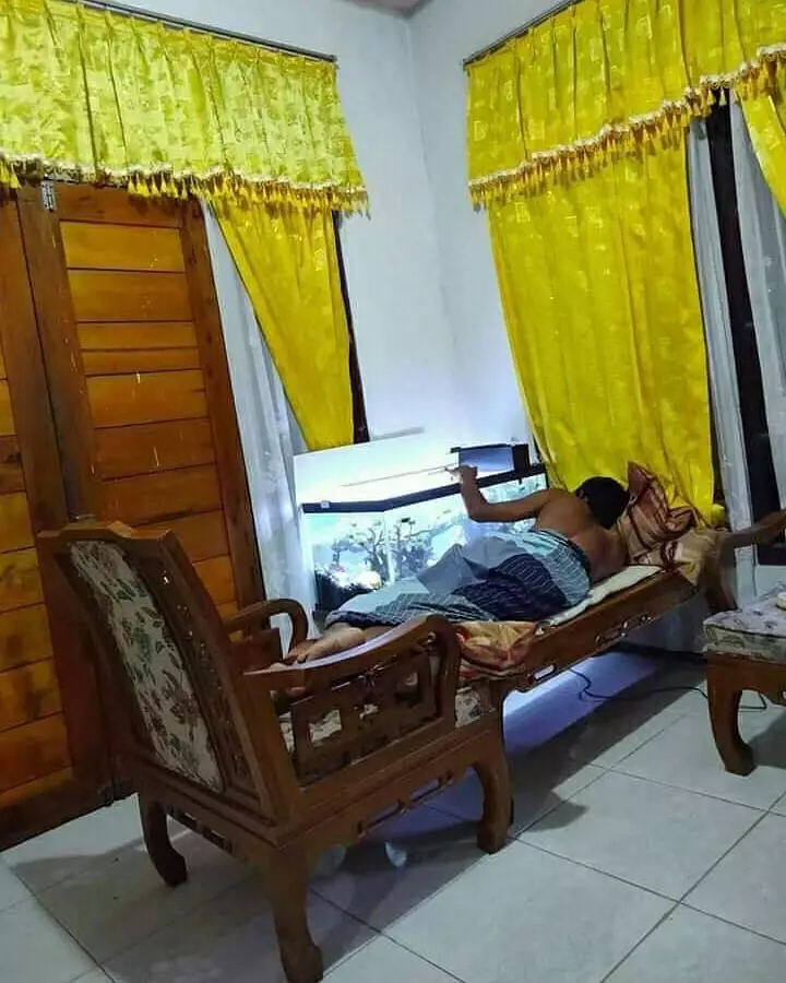 orang tidur dengan benda kesayangan © 2021 brilio.net orang tidur dengan benda kesayangan © 2021 brilio.net