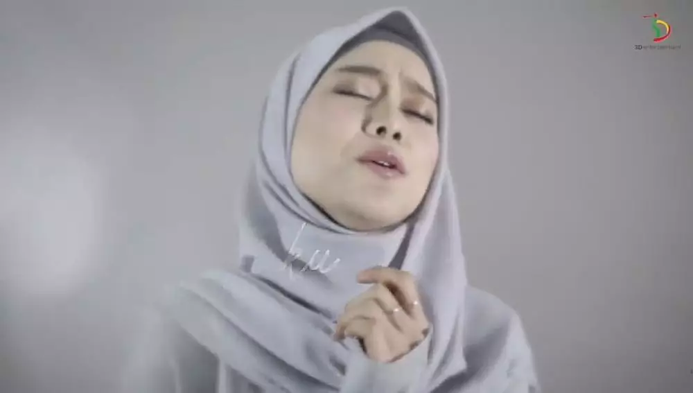 transformasi Lesty Kejora di video klip © 2021 brilio.net transformasi Lesty Kejora di video klip © 2021 brilio.net