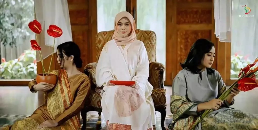 transformasi Lesty Kejora di video klip © 2021 brilio.net transformasi Lesty Kejora di video klip © 2021 brilio.net