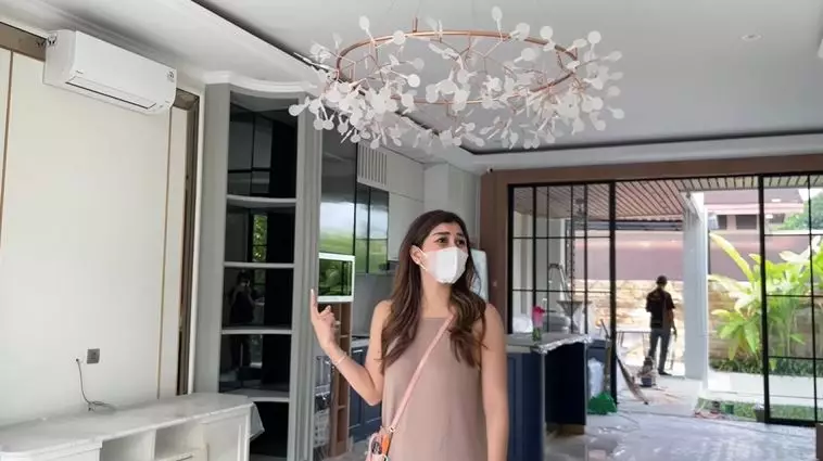 potret terbaru rumah Syahnaz © YouTube