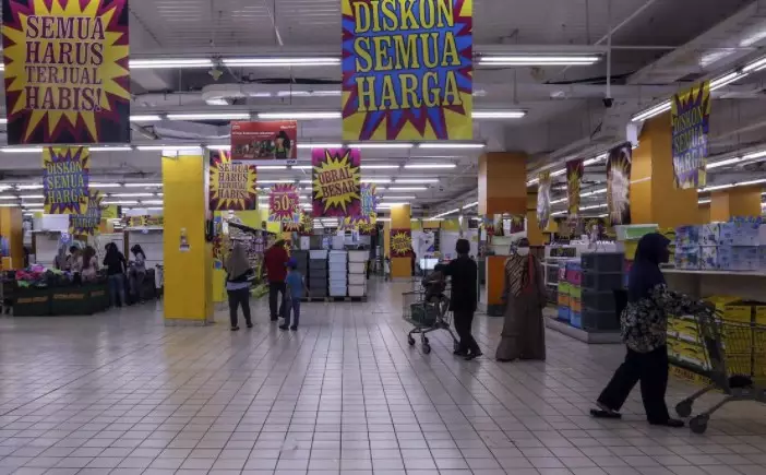 Fakta Giant tutup © berbagai sumber Fakta Giant tutup © berbagai sumber