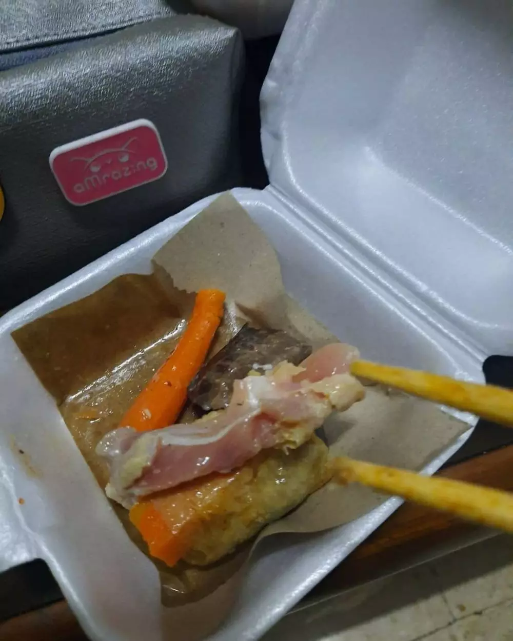 momen apes buka nasi kotak © 2021 instagram.com