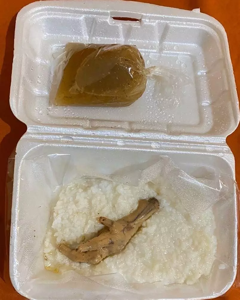 momen apes buka nasi kotak © 2021 instagram.com