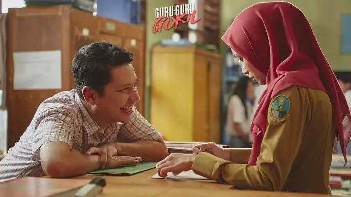 momen manis gading marten dan pasangan di film © berbagai sumber momen manis gading marten dan pasangan di film © berbagai sumber