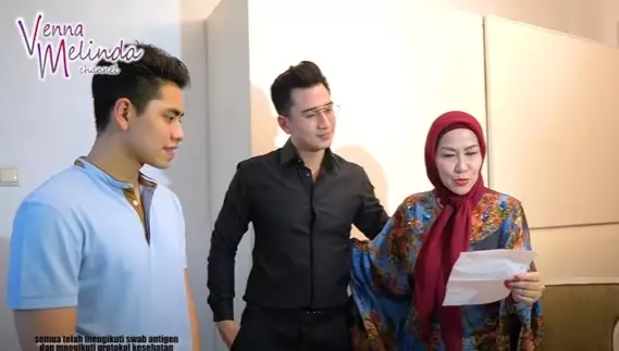 Momen ulang tahun ke-49 Venna Melinda © berbagai sumber Momen ulang tahun ke-49 Venna Melinda © berbagai sumber
