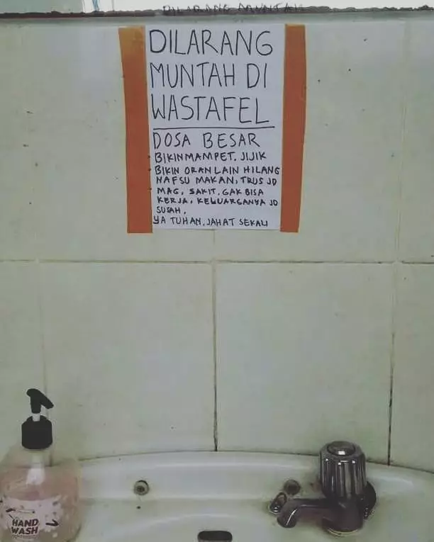 tata tertib lucu di toilet © 2021 1cak.com
