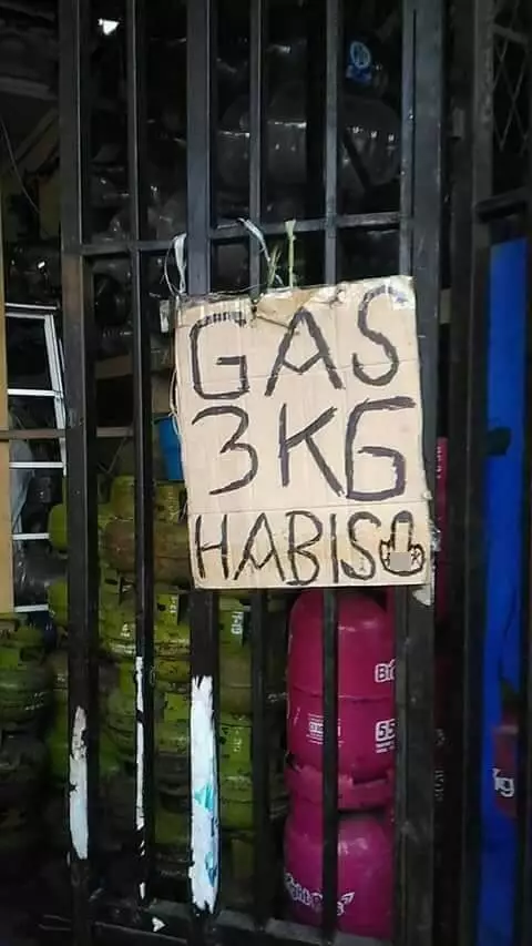 pengumuman lucu dagangan habis © 2021 twitter.com pengumuman lucu dagangan habis © 2021 twitter.com